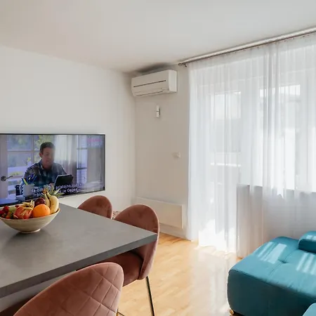 Aurelia Centar 아파트 *